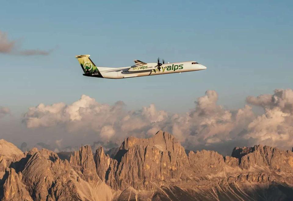 Mit dem Flugzeug nach Südtirol Mit dem Flugzeug nach Südtirol